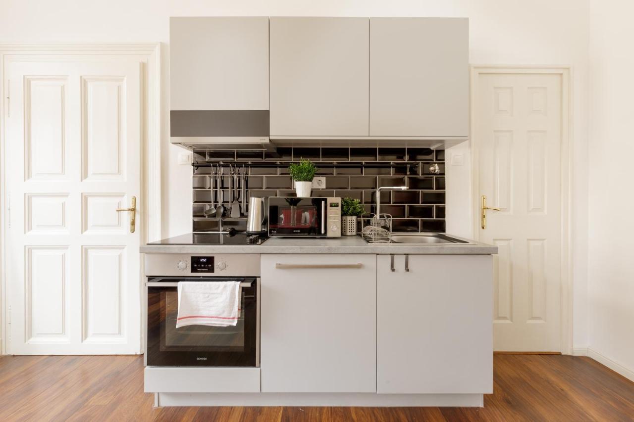 Red Dot Two - New Unit In The Heart Of Party Town Apartamento Budapeste Exterior foto